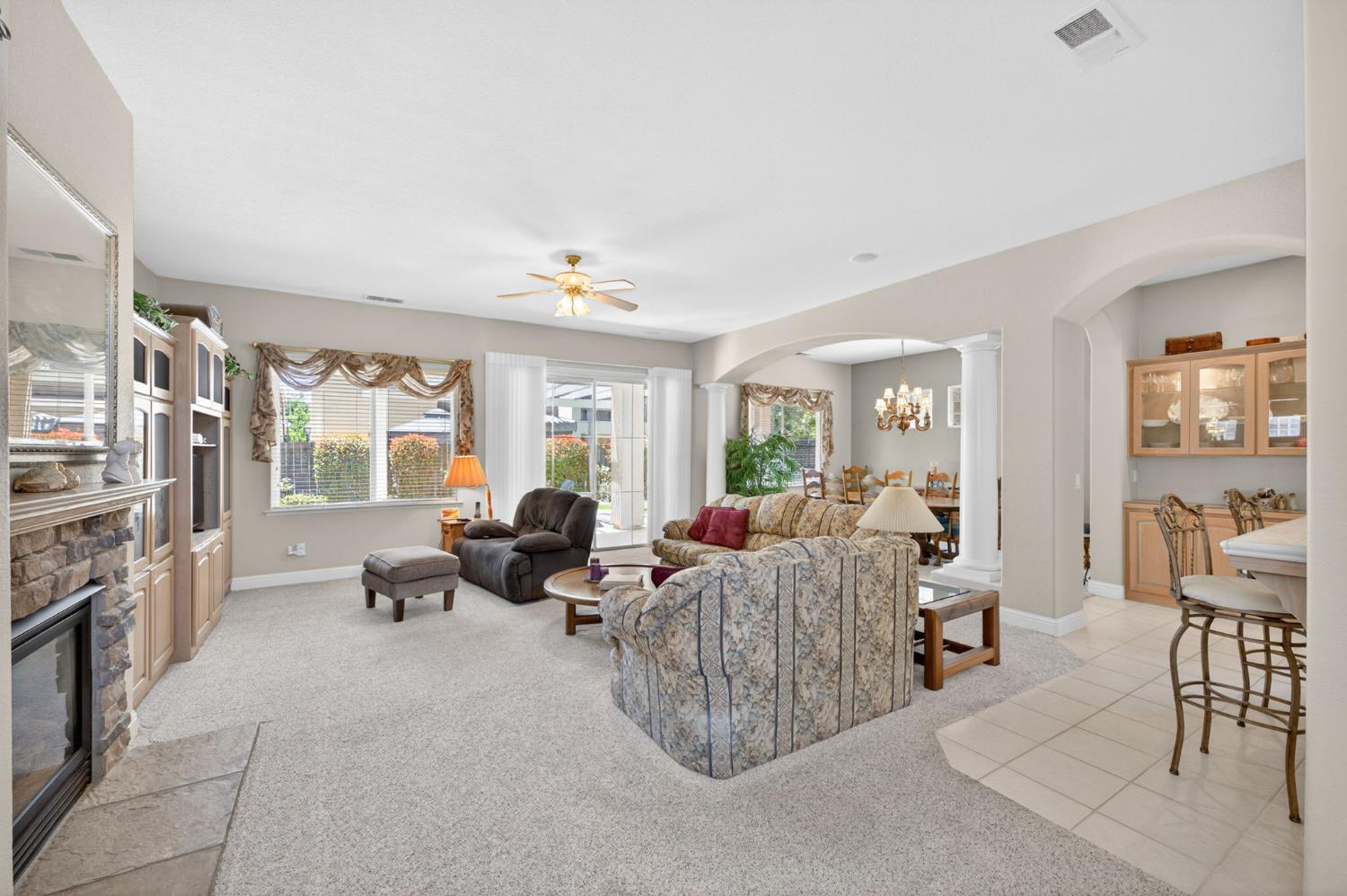 2330 Deauville Cir, Clovis, CA 93619