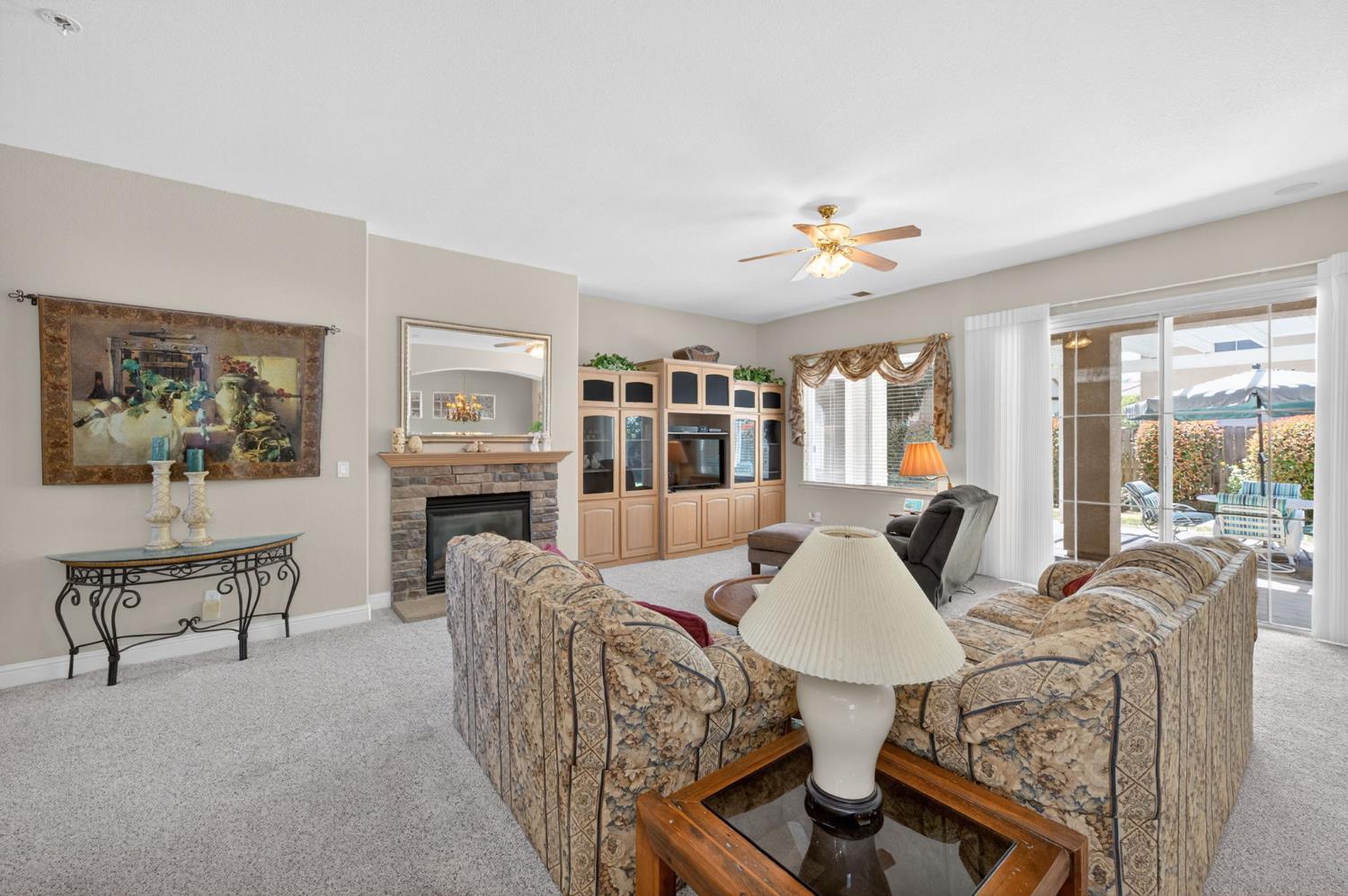 2330 Deauville Cir, Clovis, CA 93619