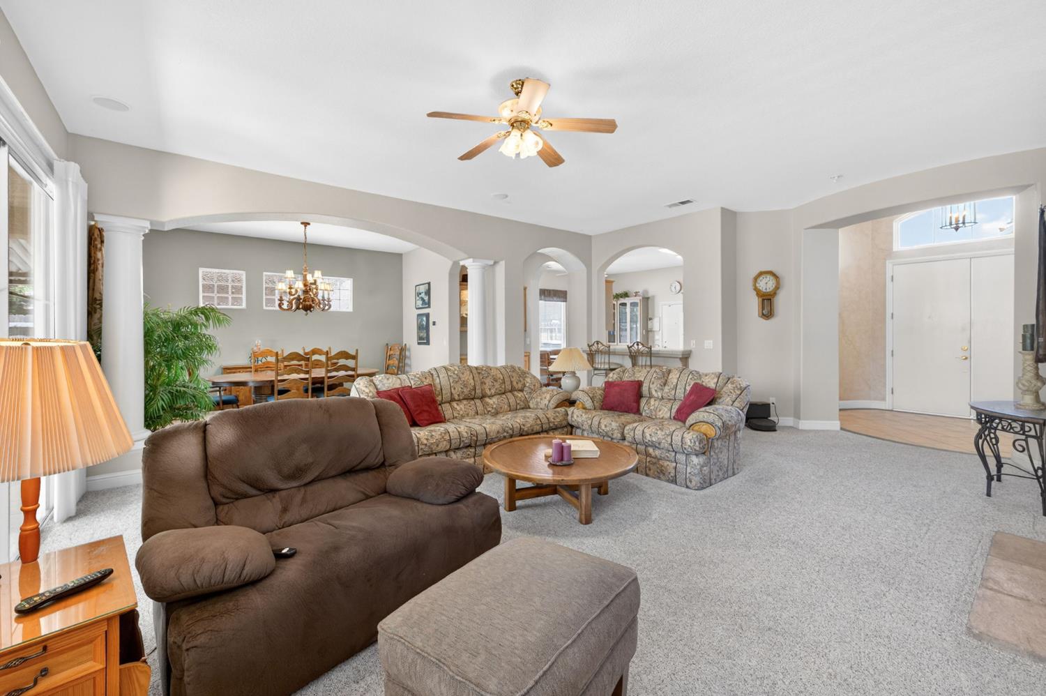 2330 Deauville Cir, Clovis, CA 93619
