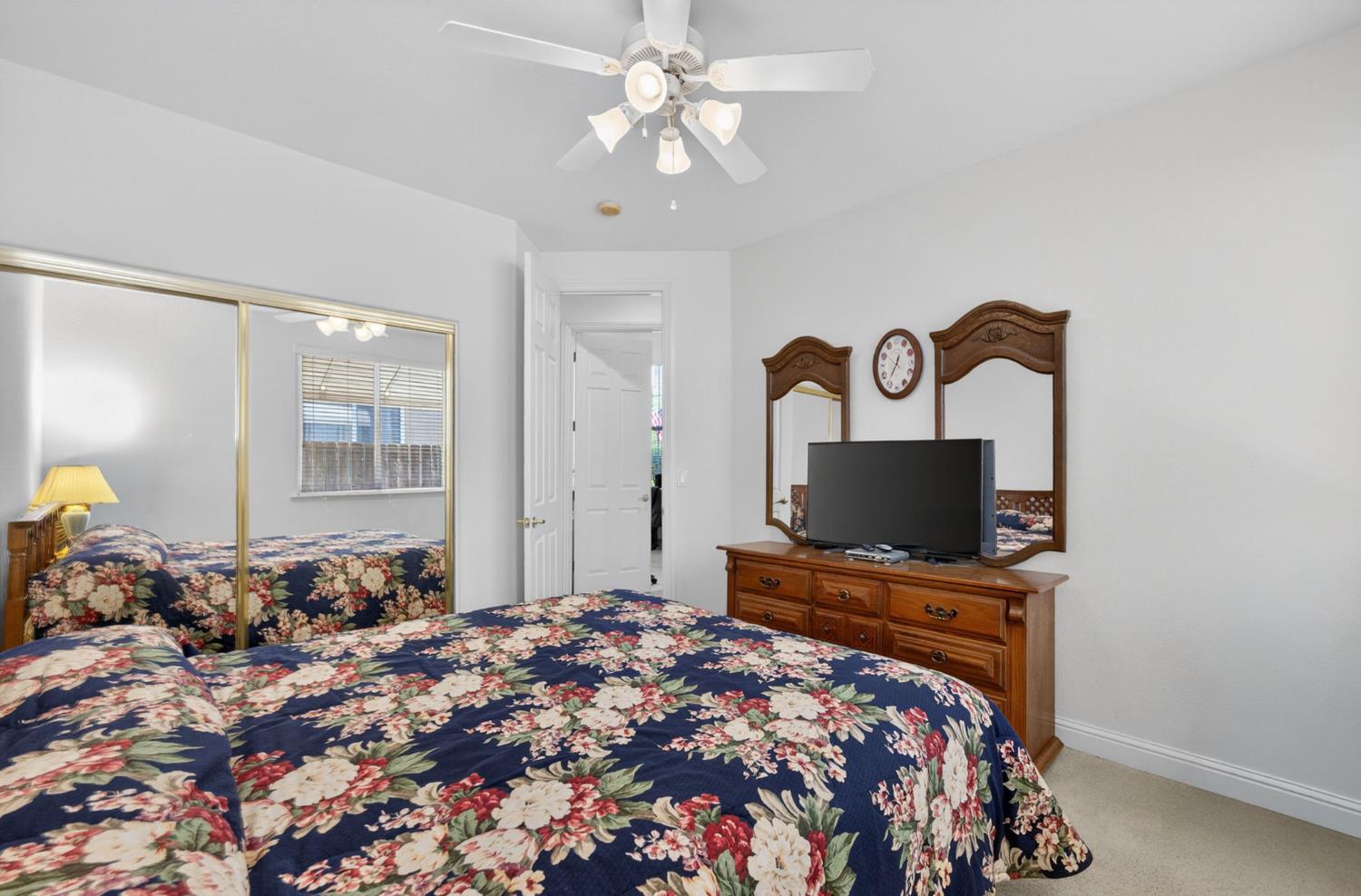 2330 Deauville Cir, Clovis, CA 93619