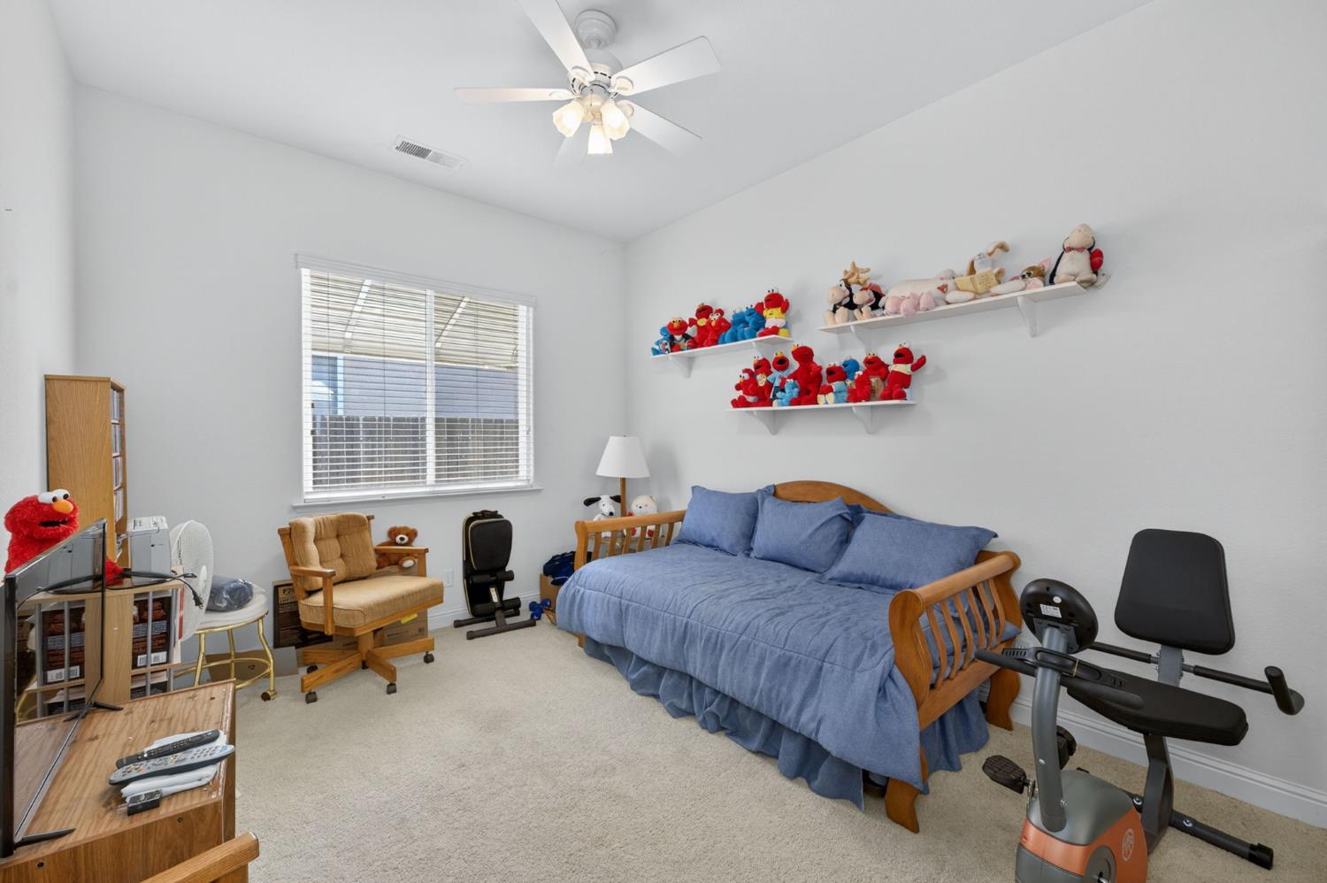2330 Deauville Cir, Clovis, CA 93619