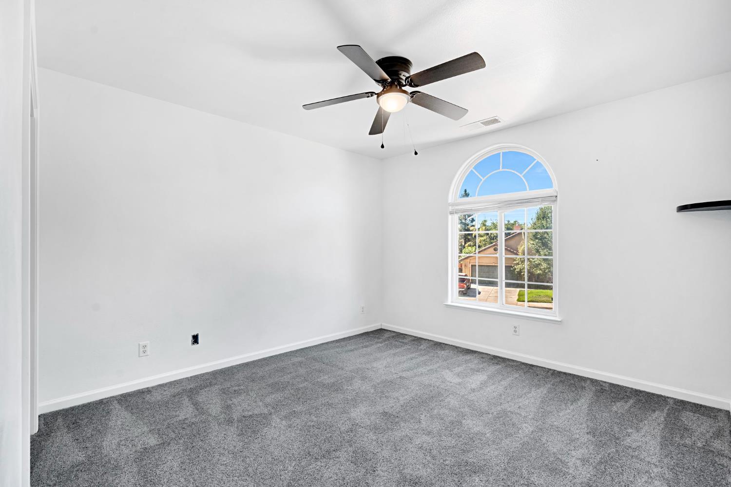 2632 Kimberly Dr, Madera, CA 93637