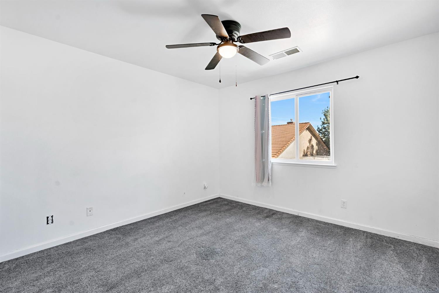 2632 Kimberly Dr, Madera, CA 93637