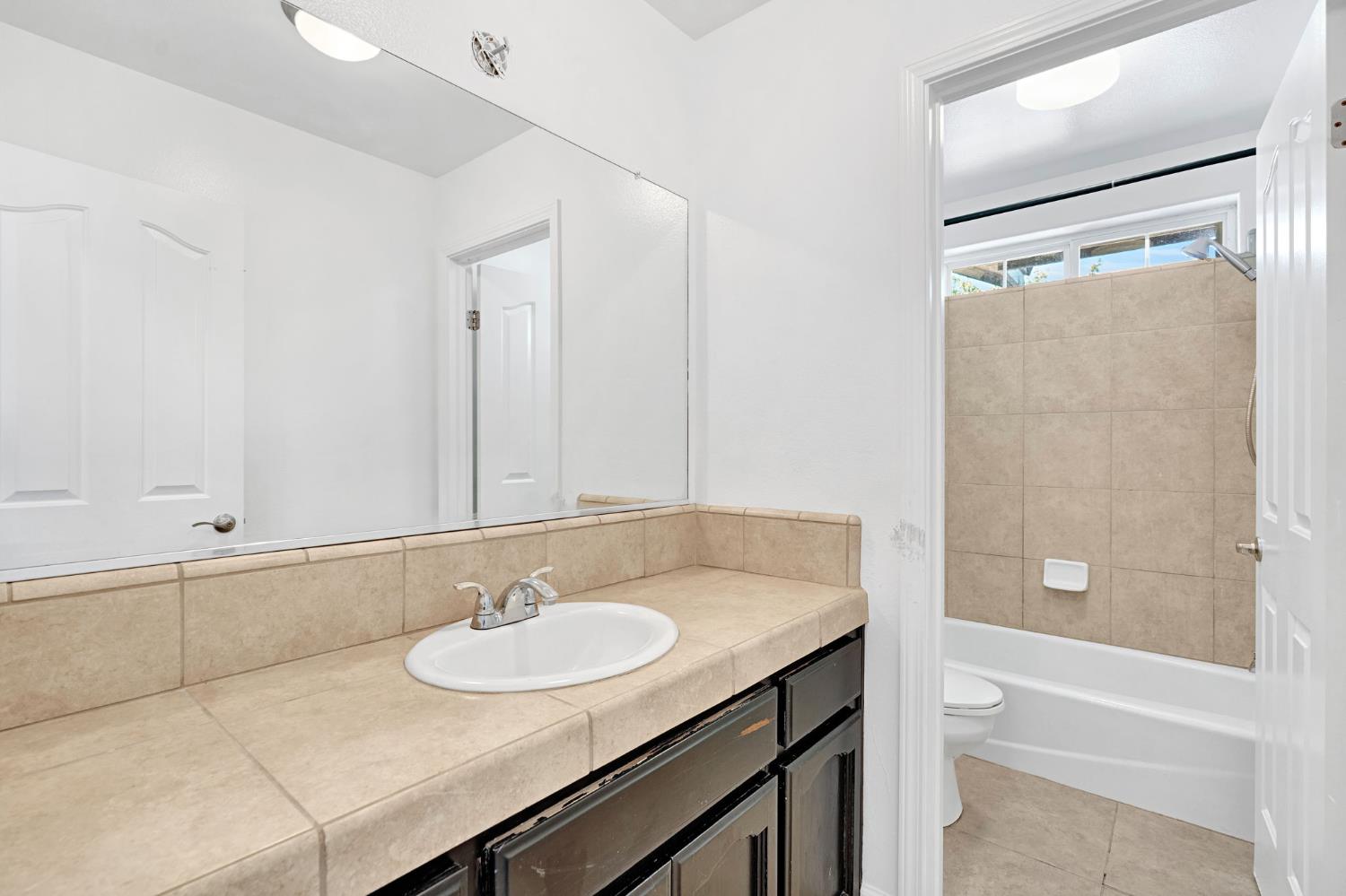 2632 Kimberly Dr, Madera, CA 93637