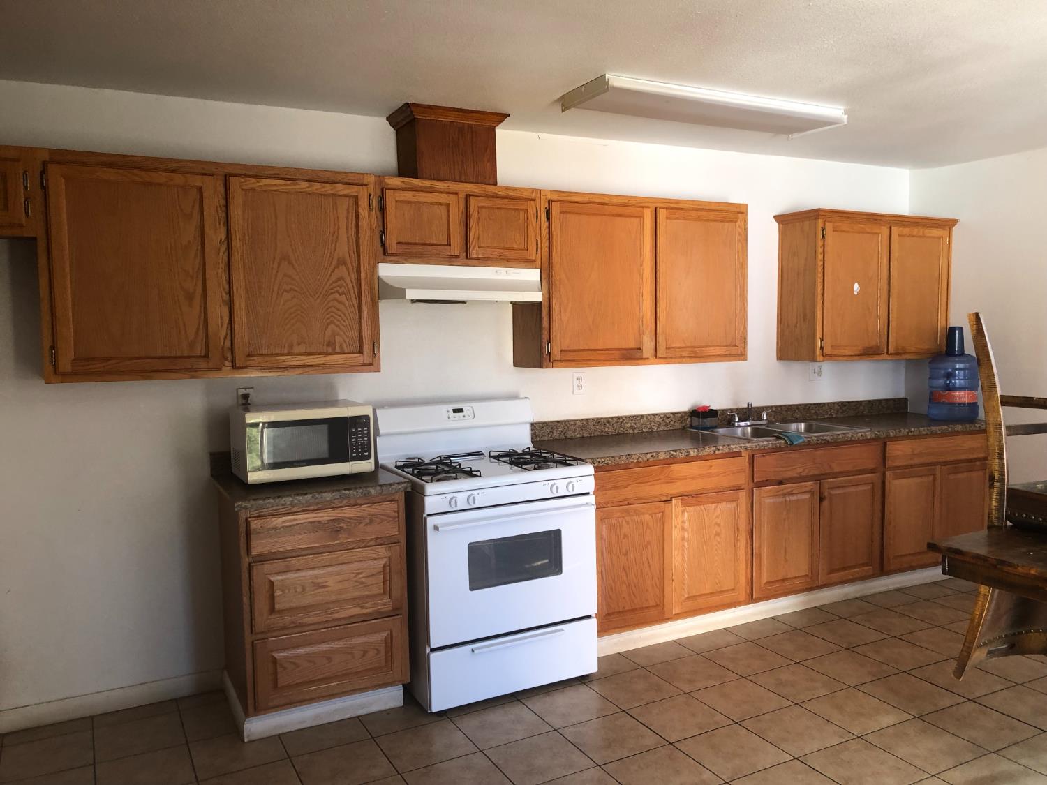 15741 384 Ave, Seville, CA 93292