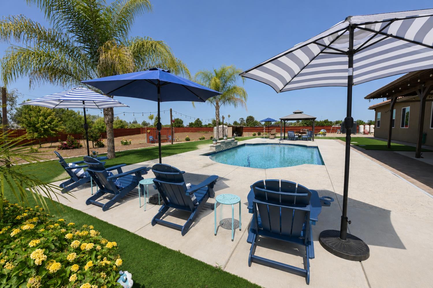 3741 N Mountain Hawk Ct, Sanger, CA 93657