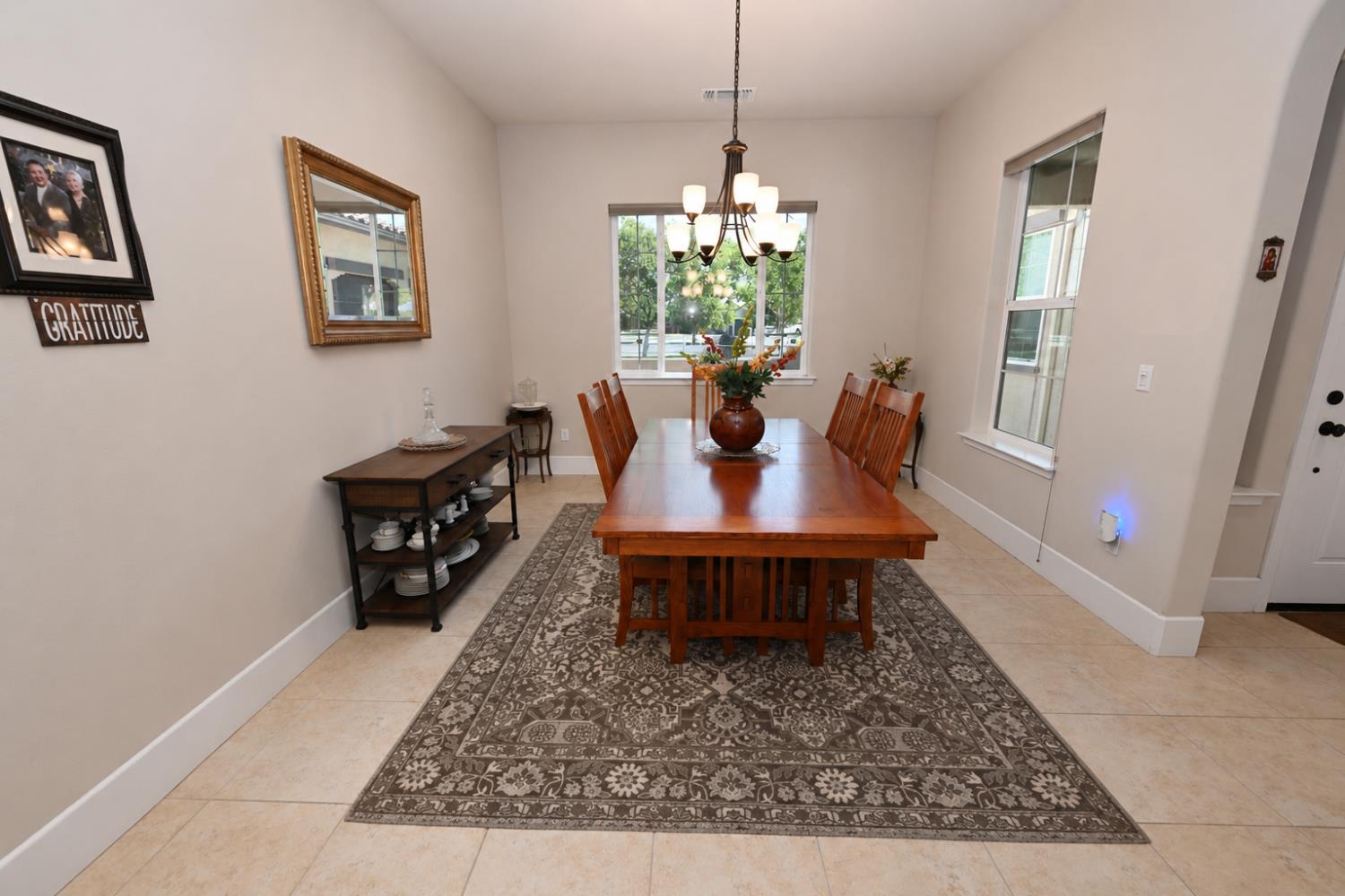 3741 N Mountain Hawk Ct, Sanger, CA 93657