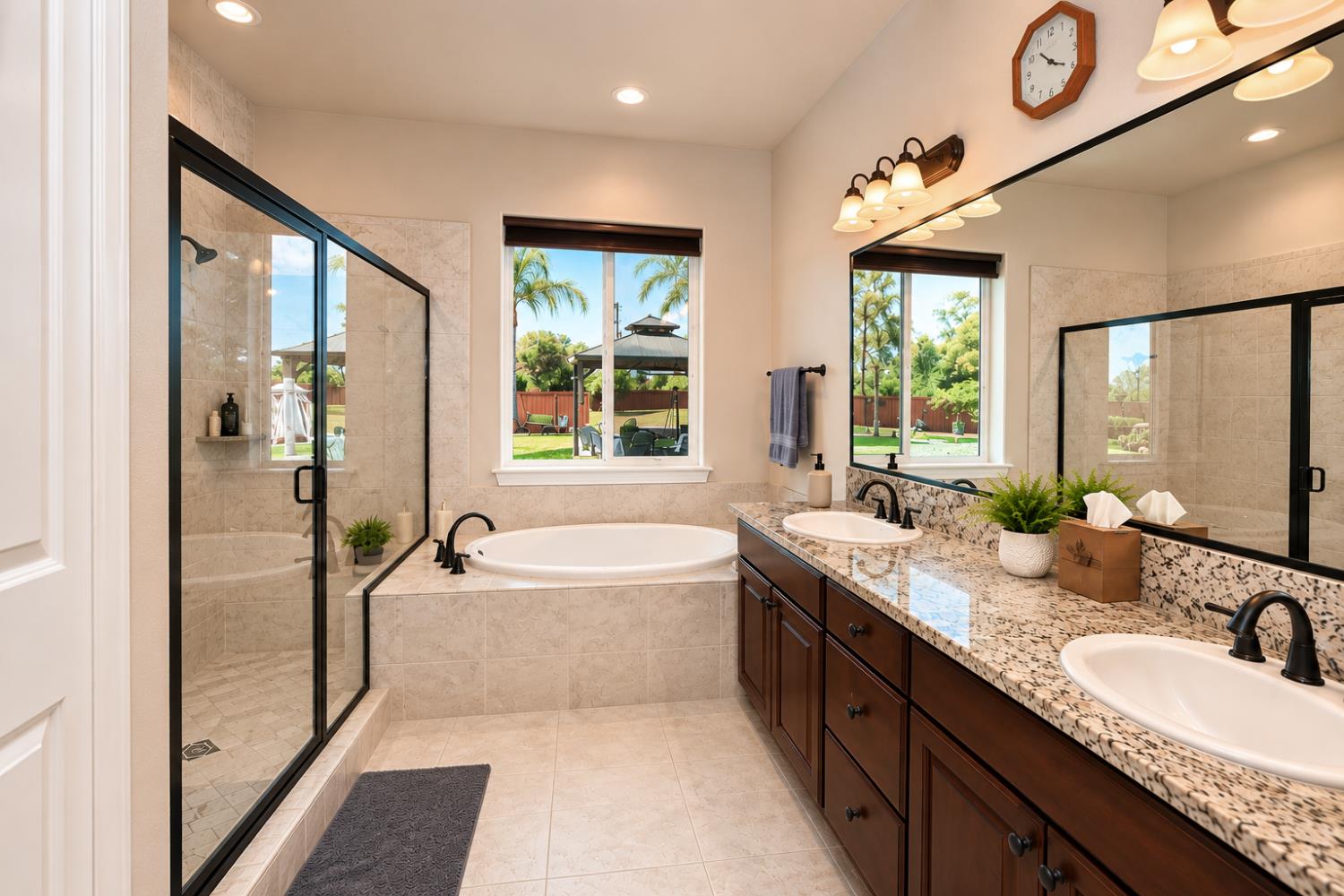 3741 N Mountain Hawk Ct, Sanger, CA 93657