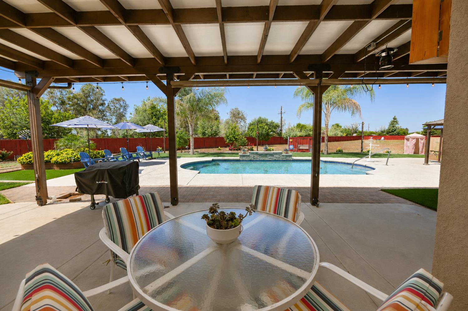 3741 N Mountain Hawk Ct, Sanger, CA 93657
