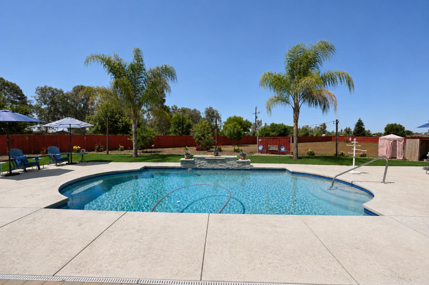 3741 N Mountain Hawk Ct, Sanger, CA 93657
