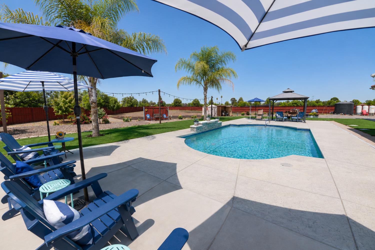 3741 N Mountain Hawk Ct, Sanger, CA 93657