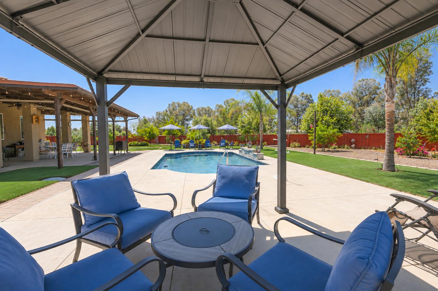 3741 N Mountain Hawk Ct, Sanger, CA 93657