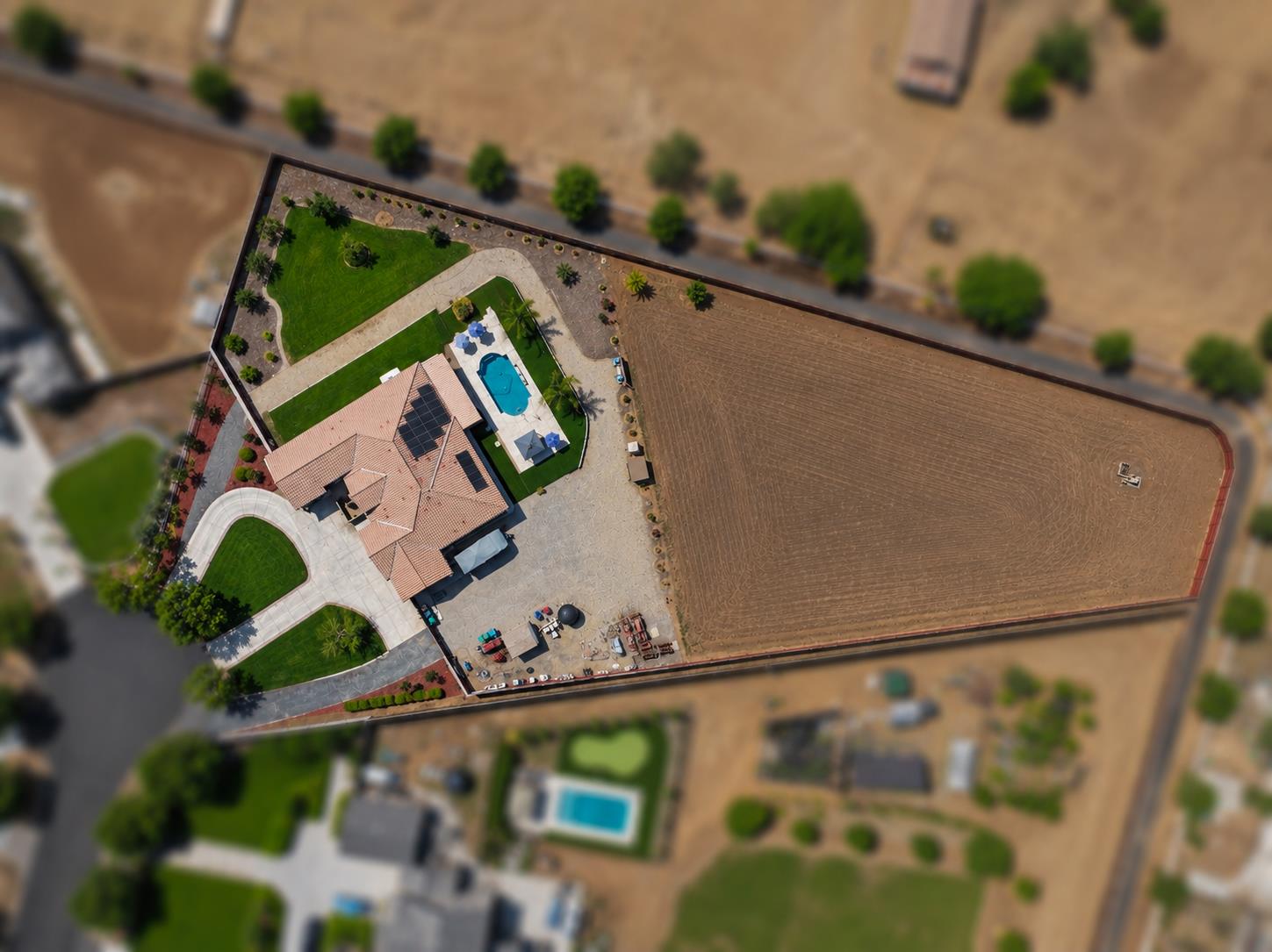 3741 N Mountain Hawk Ct, Sanger, CA 93657