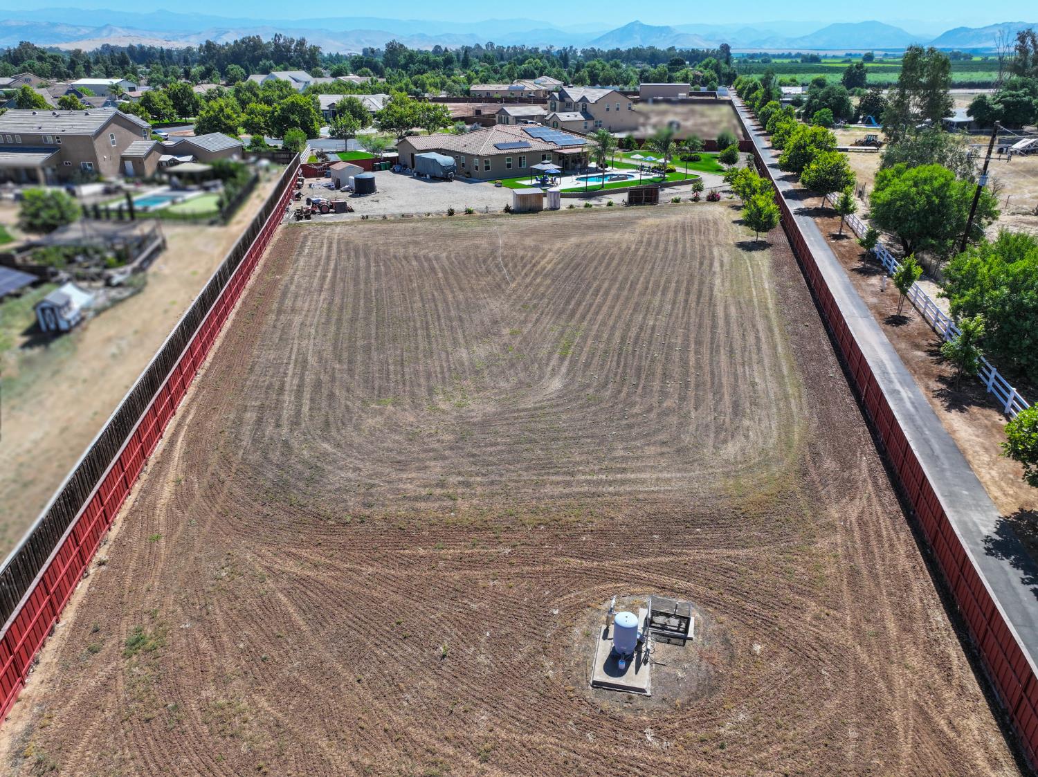 3741 N Mountain Hawk Ct, Sanger, CA 93657