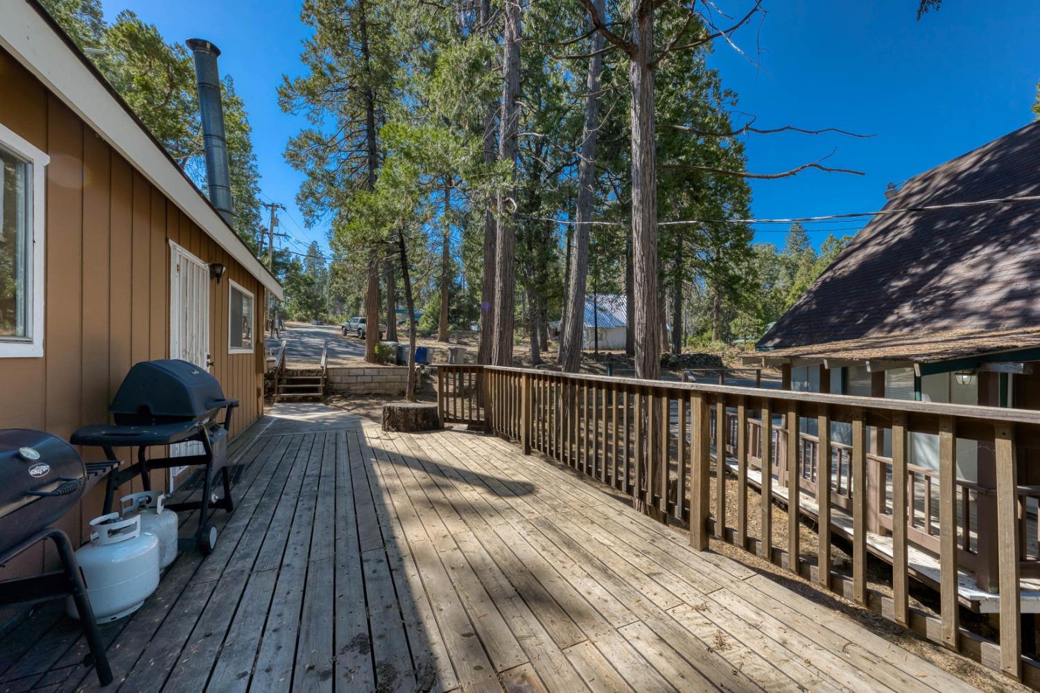 41835 Corlew Ln, Auberry, CA 93602