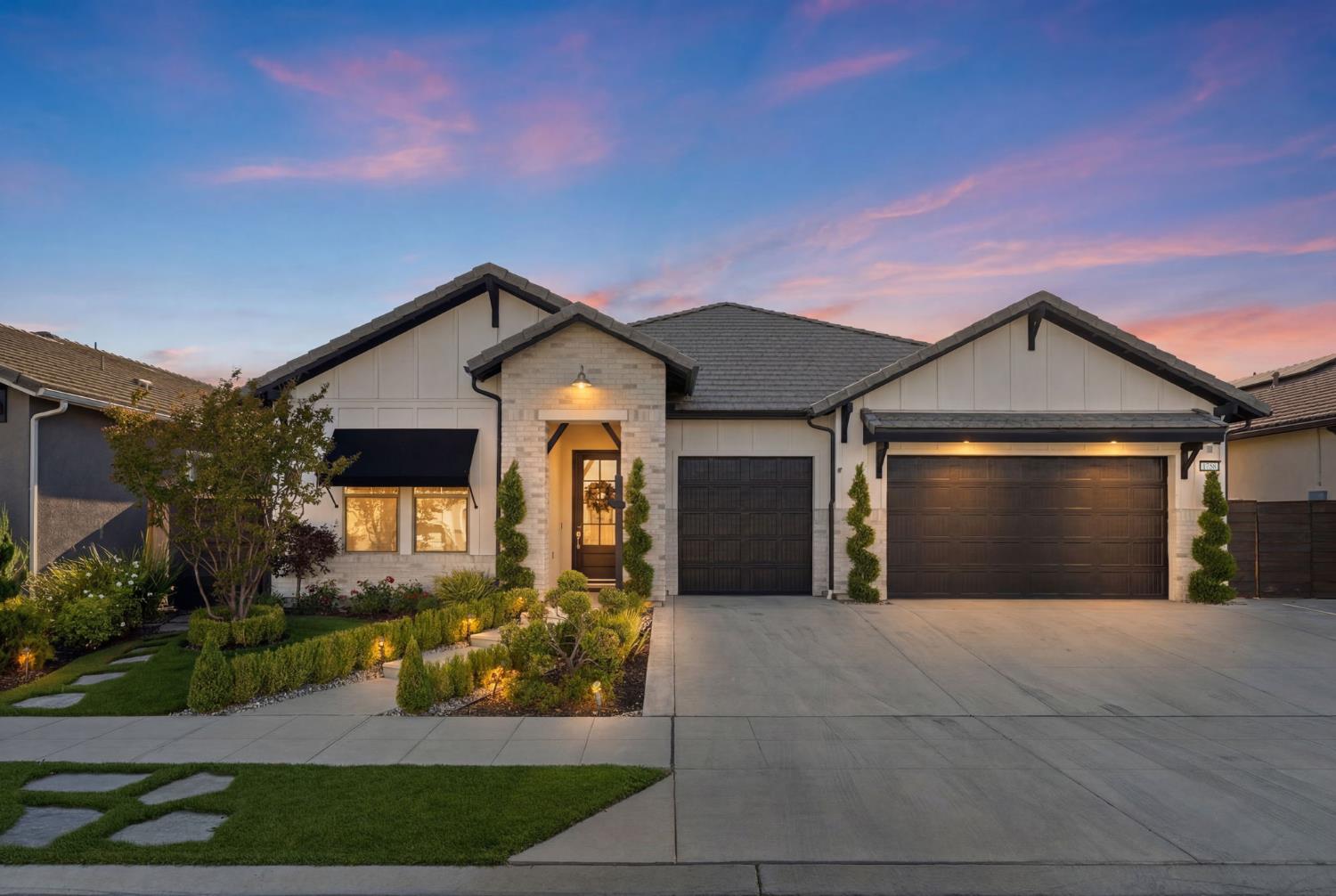 1758 N Carson Ave, Clovis, CA 93619