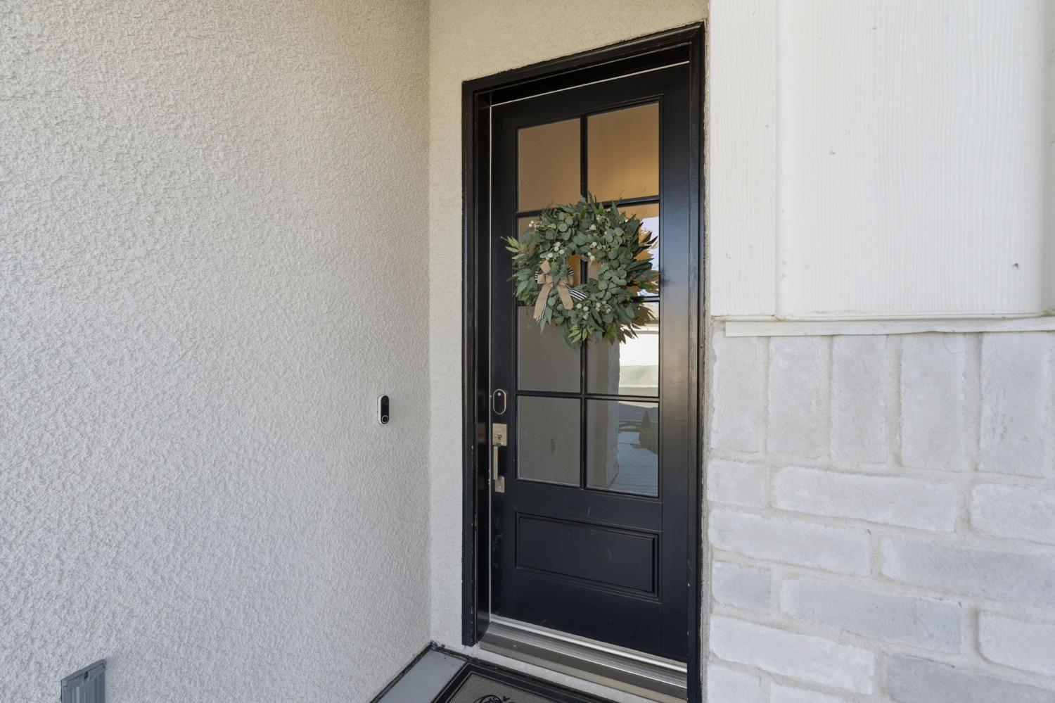 1758 N Carson Ave, Clovis, CA 93619