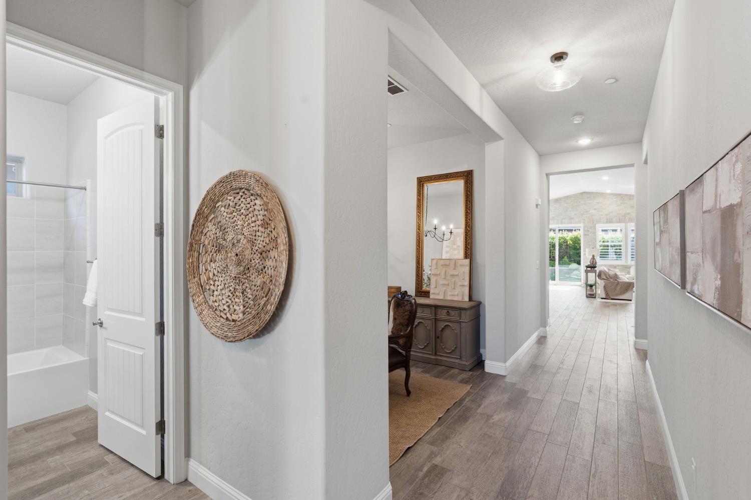 1758 N Carson Ave, Clovis, CA 93619