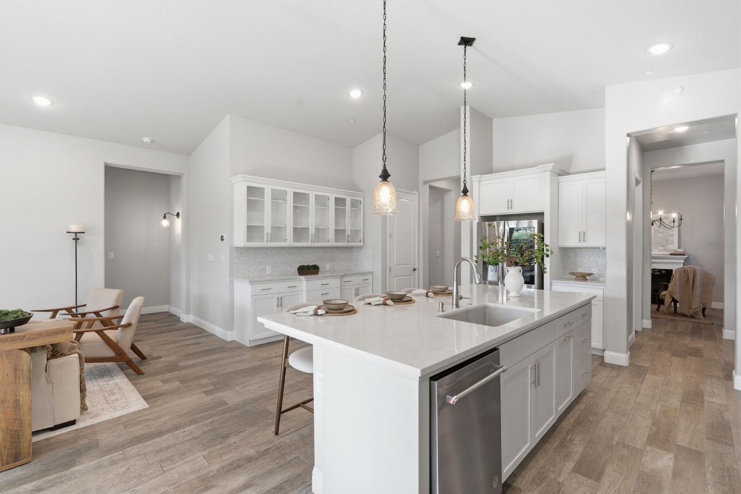 1758 N Carson Ave, Clovis, CA 93619