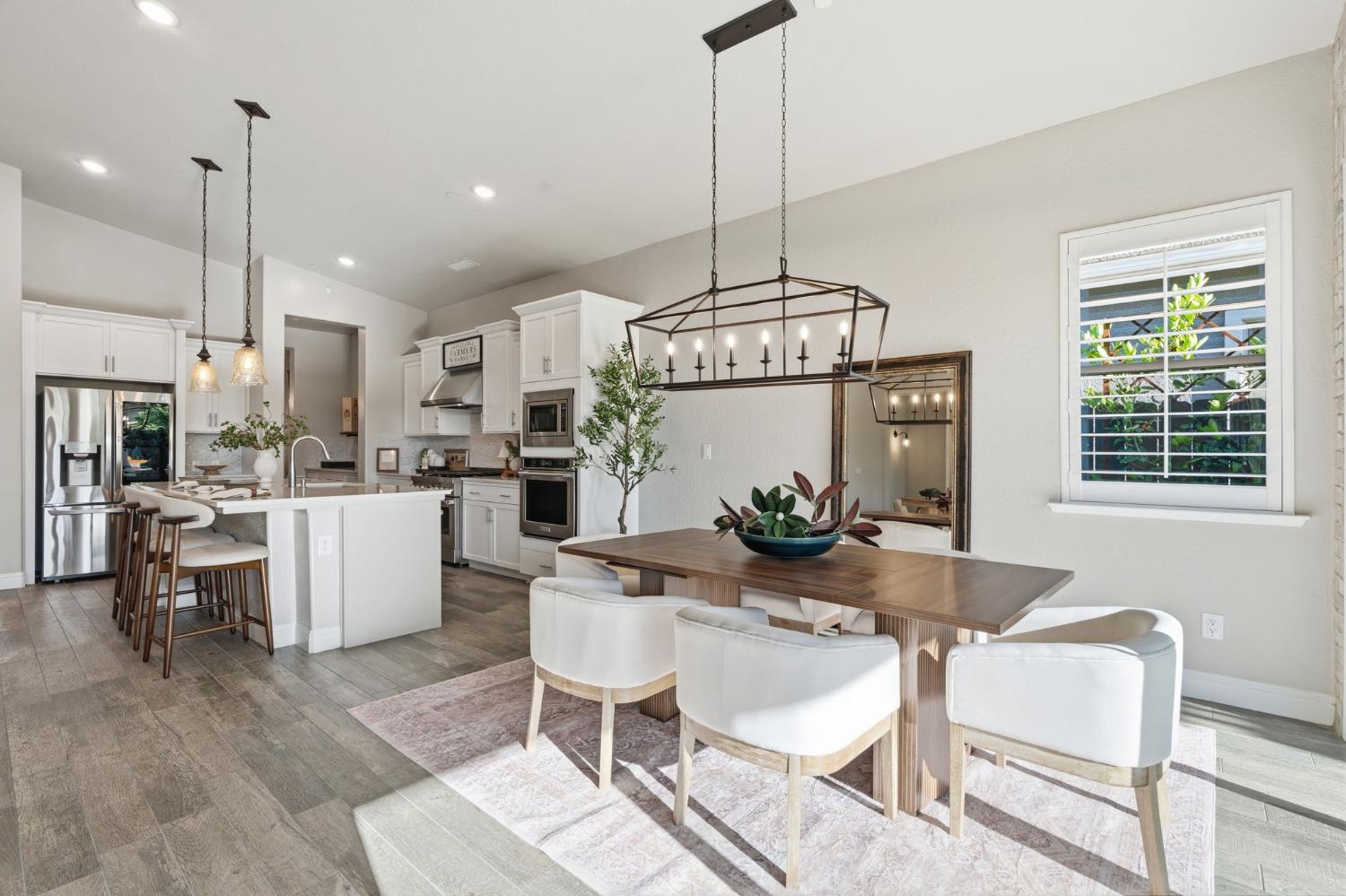 1758 N Carson Ave, Clovis, CA 93619
