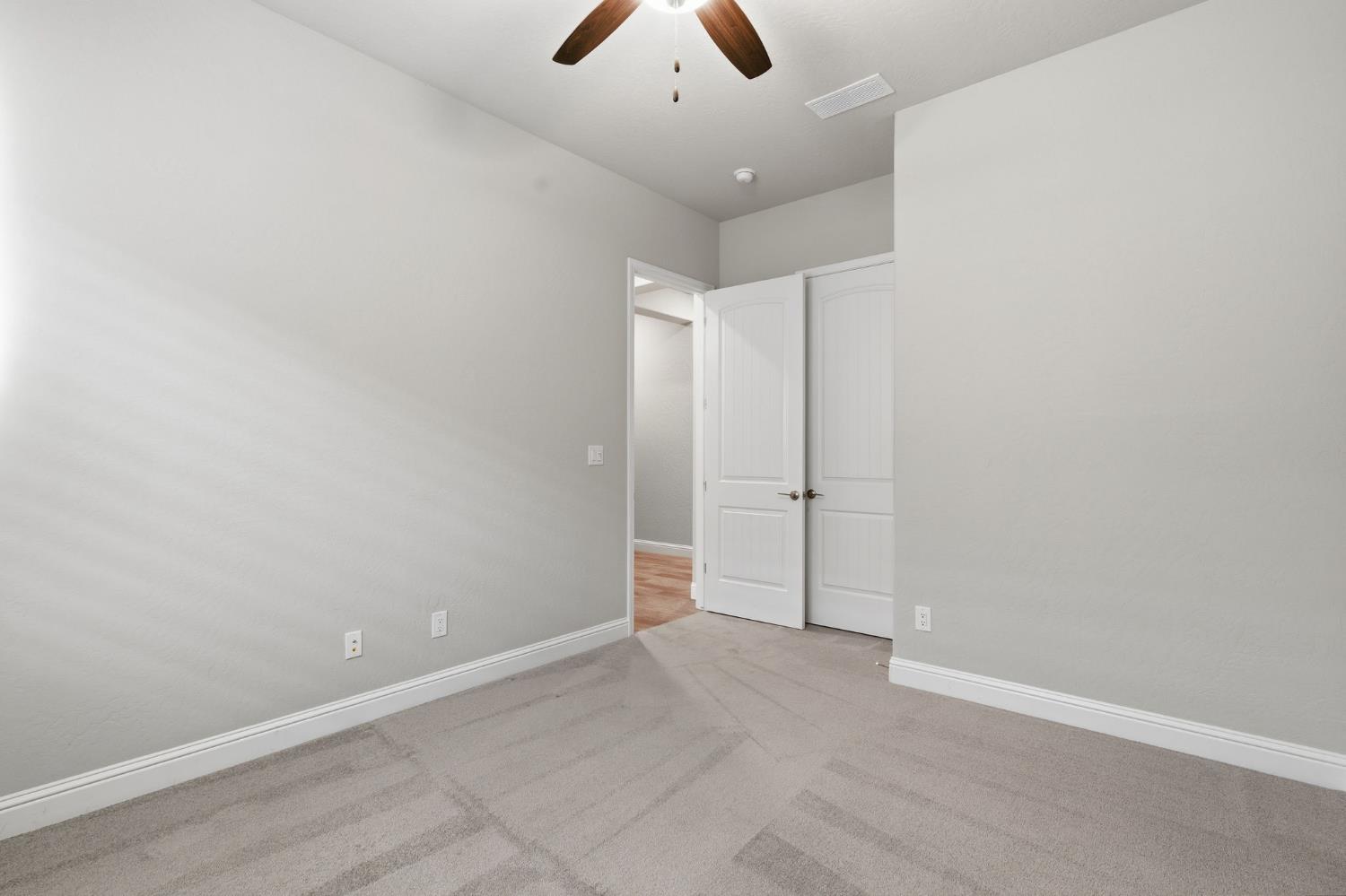 1758 N Carson Ave, Clovis, CA 93619