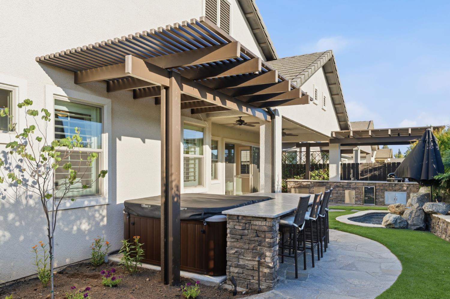 1758 N Carson Ave, Clovis, CA 93619