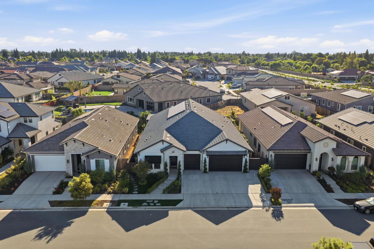 1758 N Carson Ave, Clovis, CA 93619