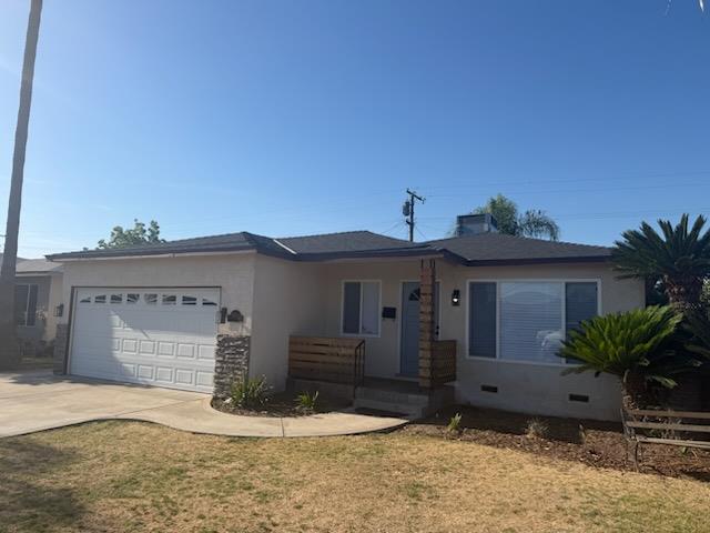 2203 Dennis Dr, Selma, CA 93662