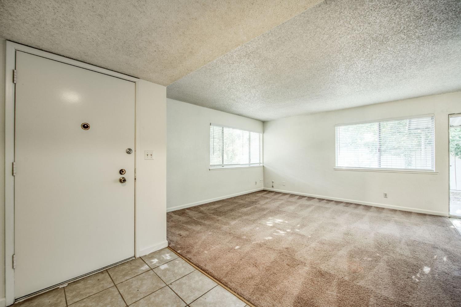 4733 N Cedar Ave #112, Fresno, CA 93726