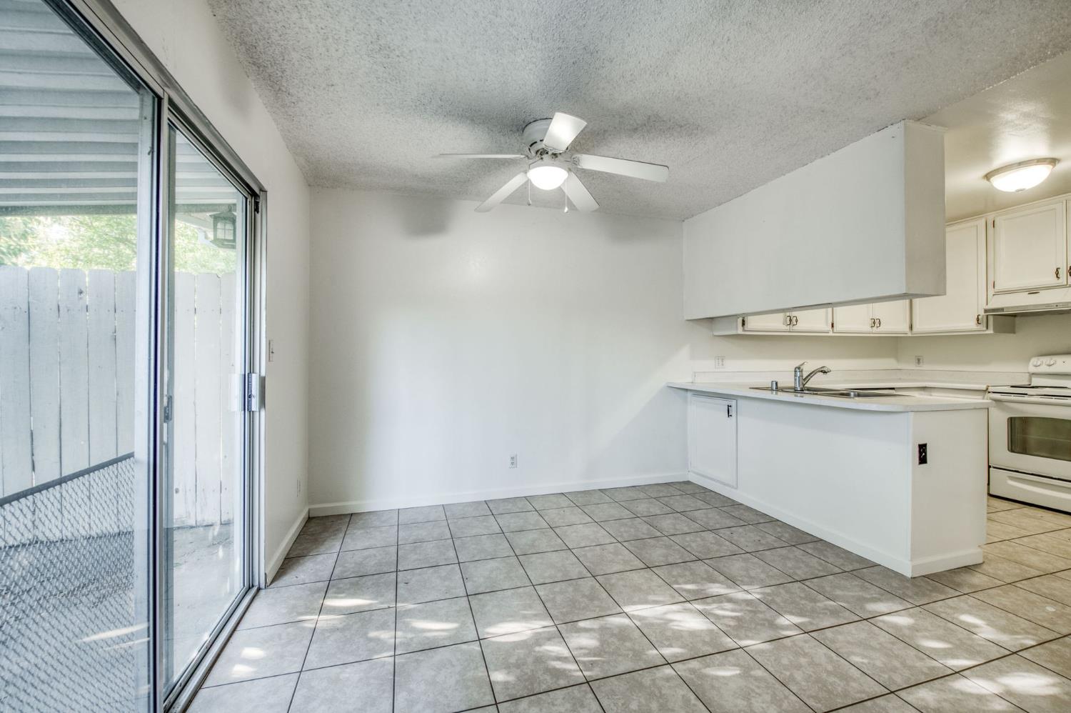 4733 N Cedar Ave #112, Fresno, CA 93726