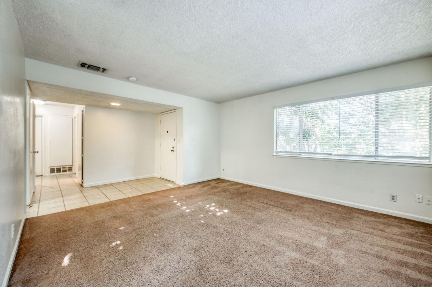 4733 N Cedar Ave #112, Fresno, CA 93726