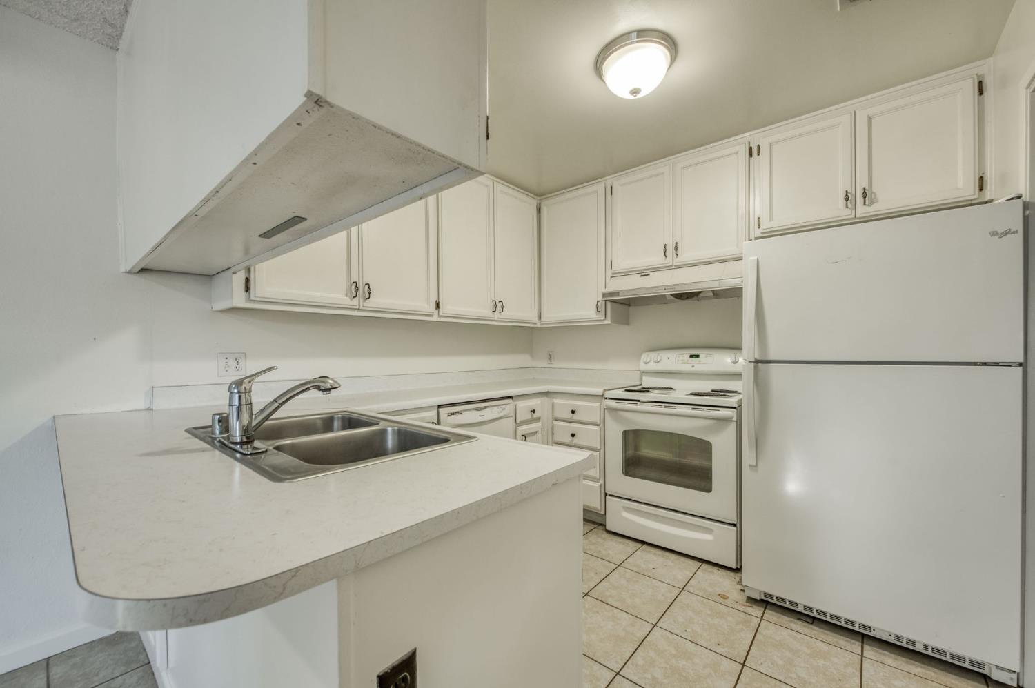 4733 N Cedar Ave #112, Fresno, CA 93726