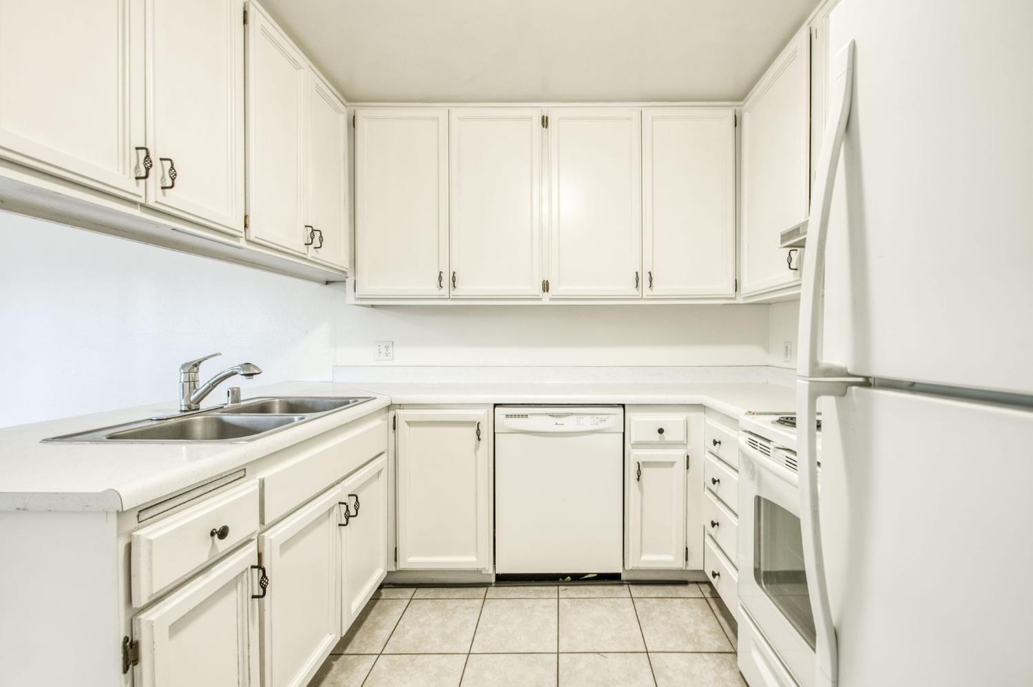 4733 N Cedar Ave #112, Fresno, CA 93726