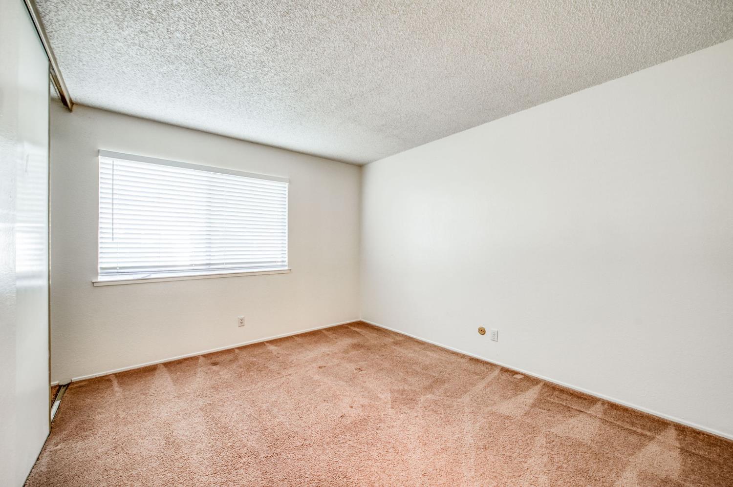 4733 N Cedar Ave #112, Fresno, CA 93726