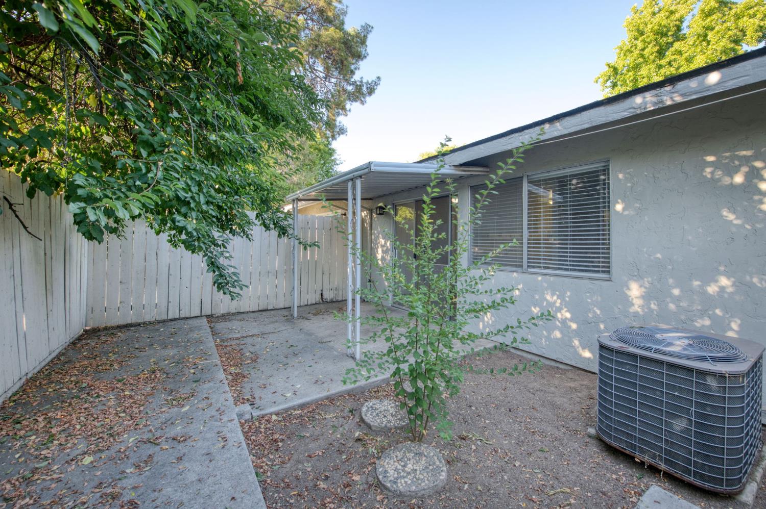4733 N Cedar Ave #112, Fresno, CA 93726
