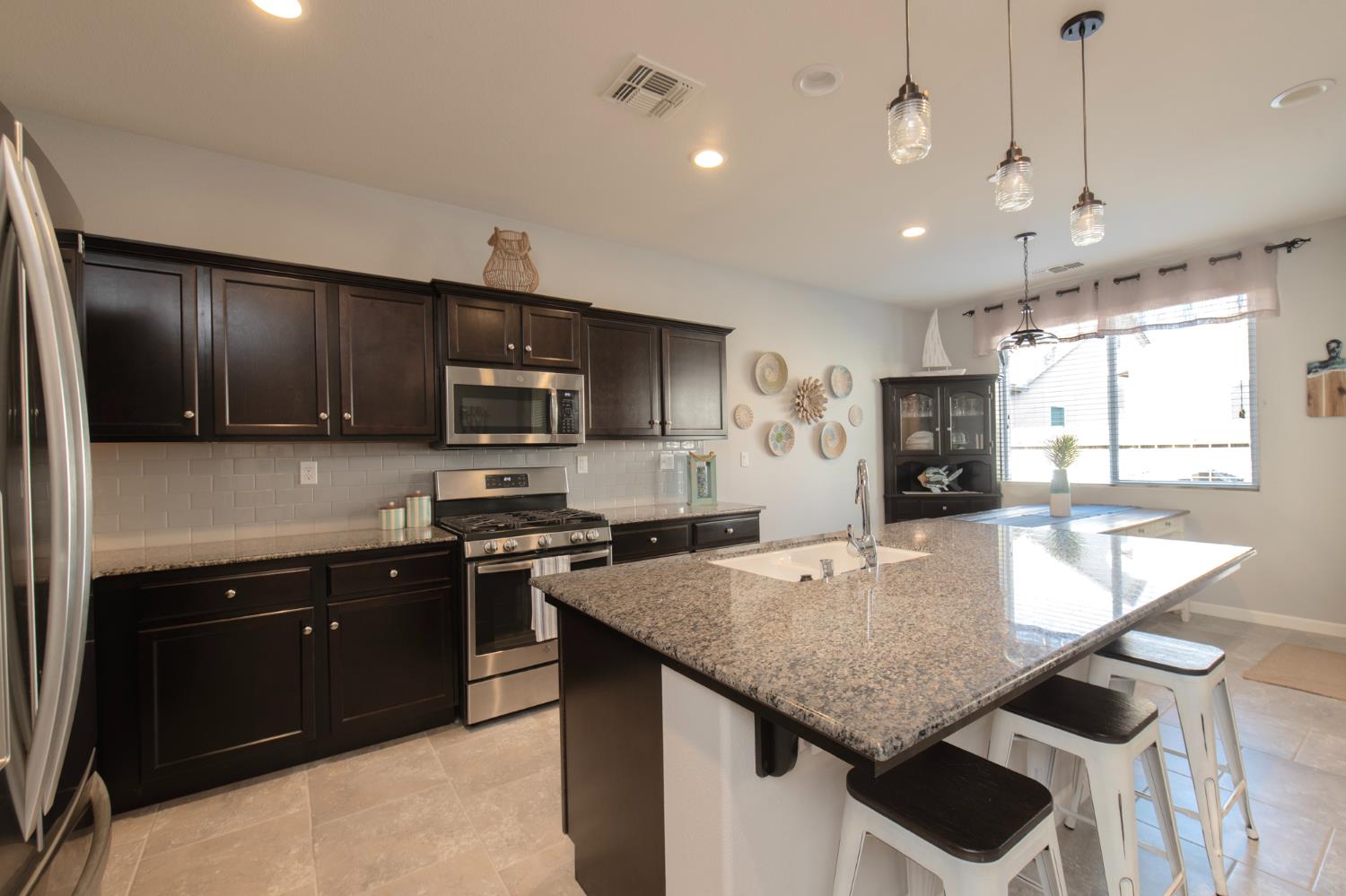 3456 Descanso Ave, Clovis, CA 93619