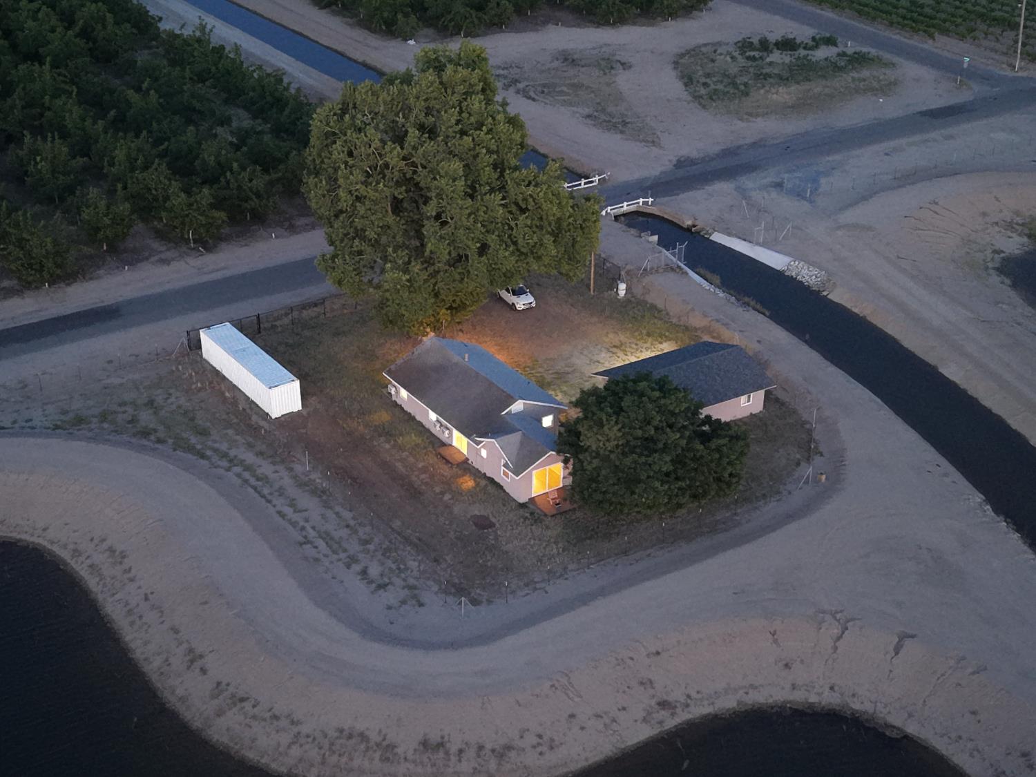 2545 N Siskiyou Ave, Kerman, CA 93630