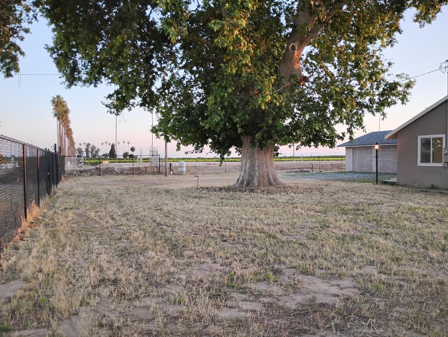 2545 N Siskiyou Ave, Kerman, CA 93630