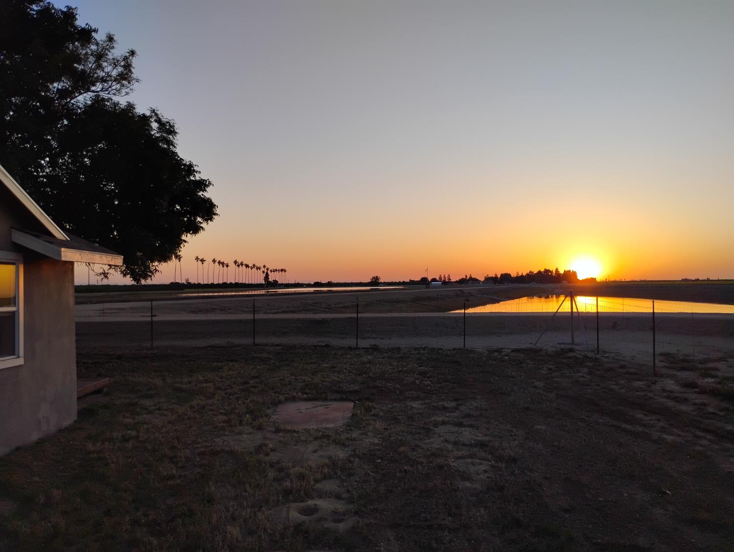 2545 N Siskiyou Ave, Kerman, CA 93630