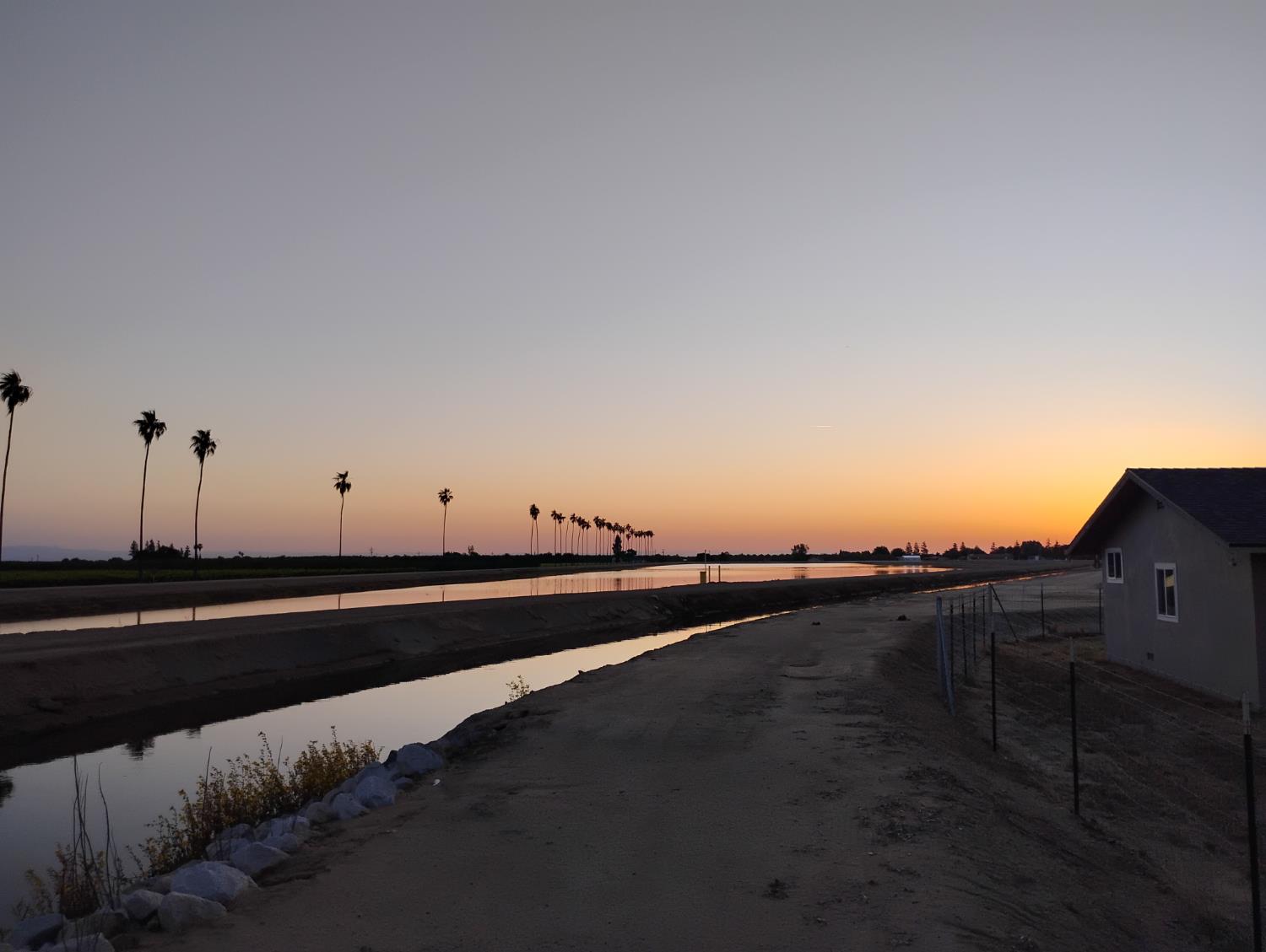 2545 N Siskiyou Ave, Kerman, CA 93630
