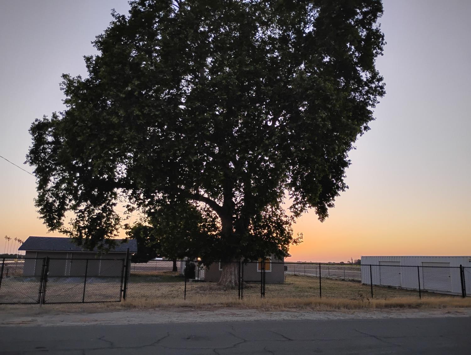 2545 N Siskiyou Ave, Kerman, CA 93630