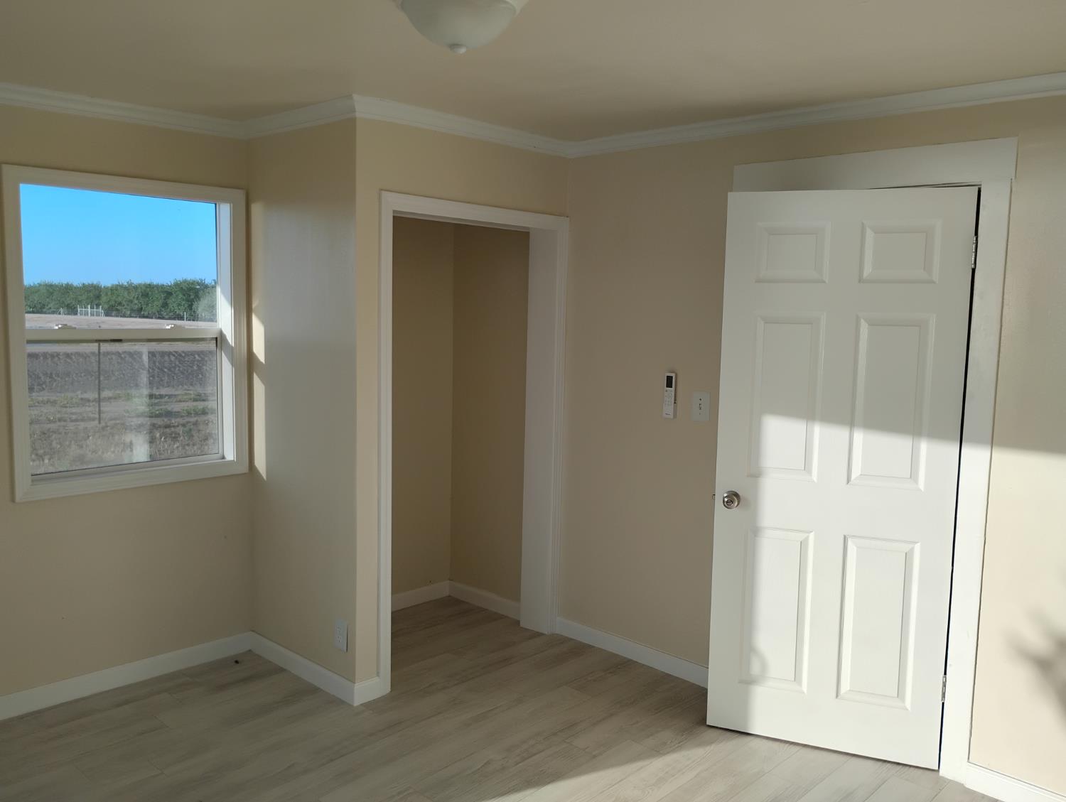 2545 N Siskiyou Ave, Kerman, CA 93630