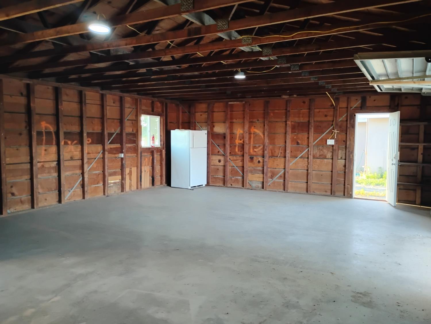 2545 N Siskiyou Ave, Kerman, CA 93630