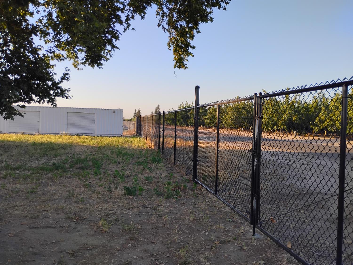 2545 N Siskiyou Ave, Kerman, CA 93630