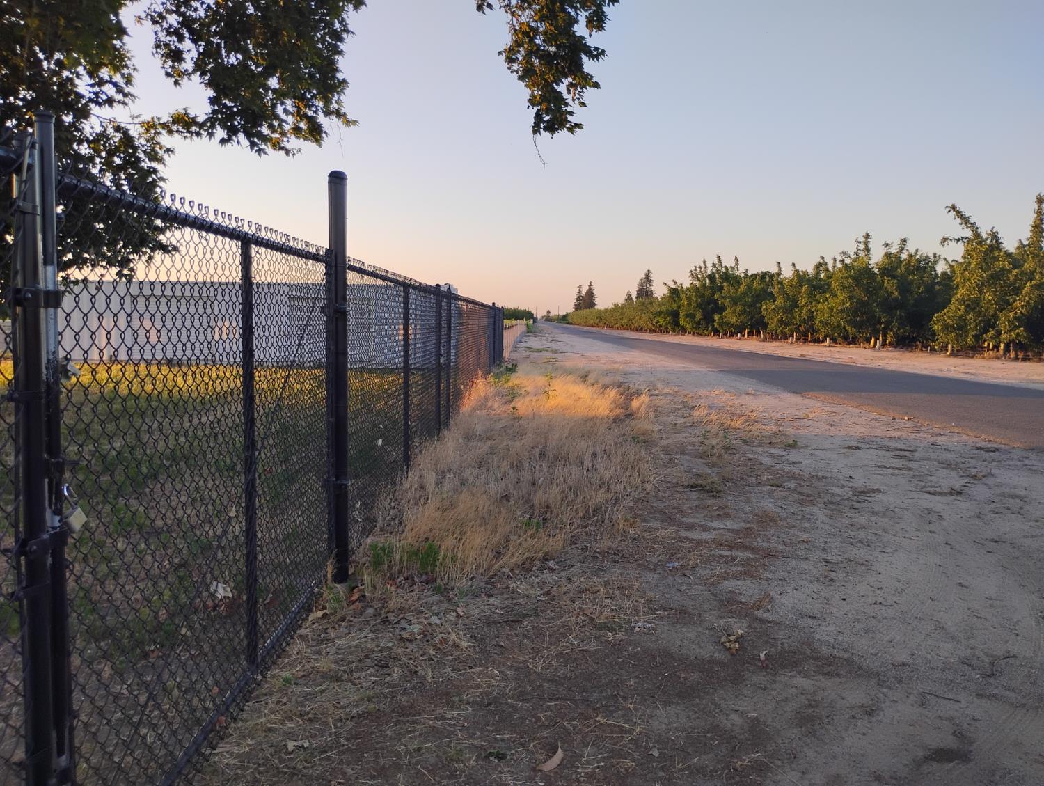 2545 N Siskiyou Ave, Kerman, CA 93630