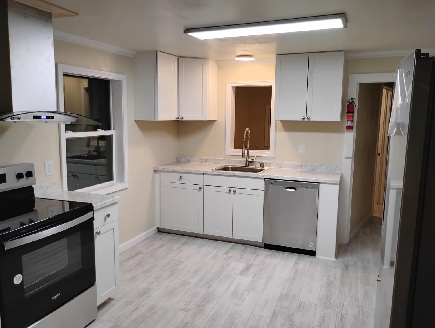 2545 N Siskiyou Ave, Kerman, CA 93630