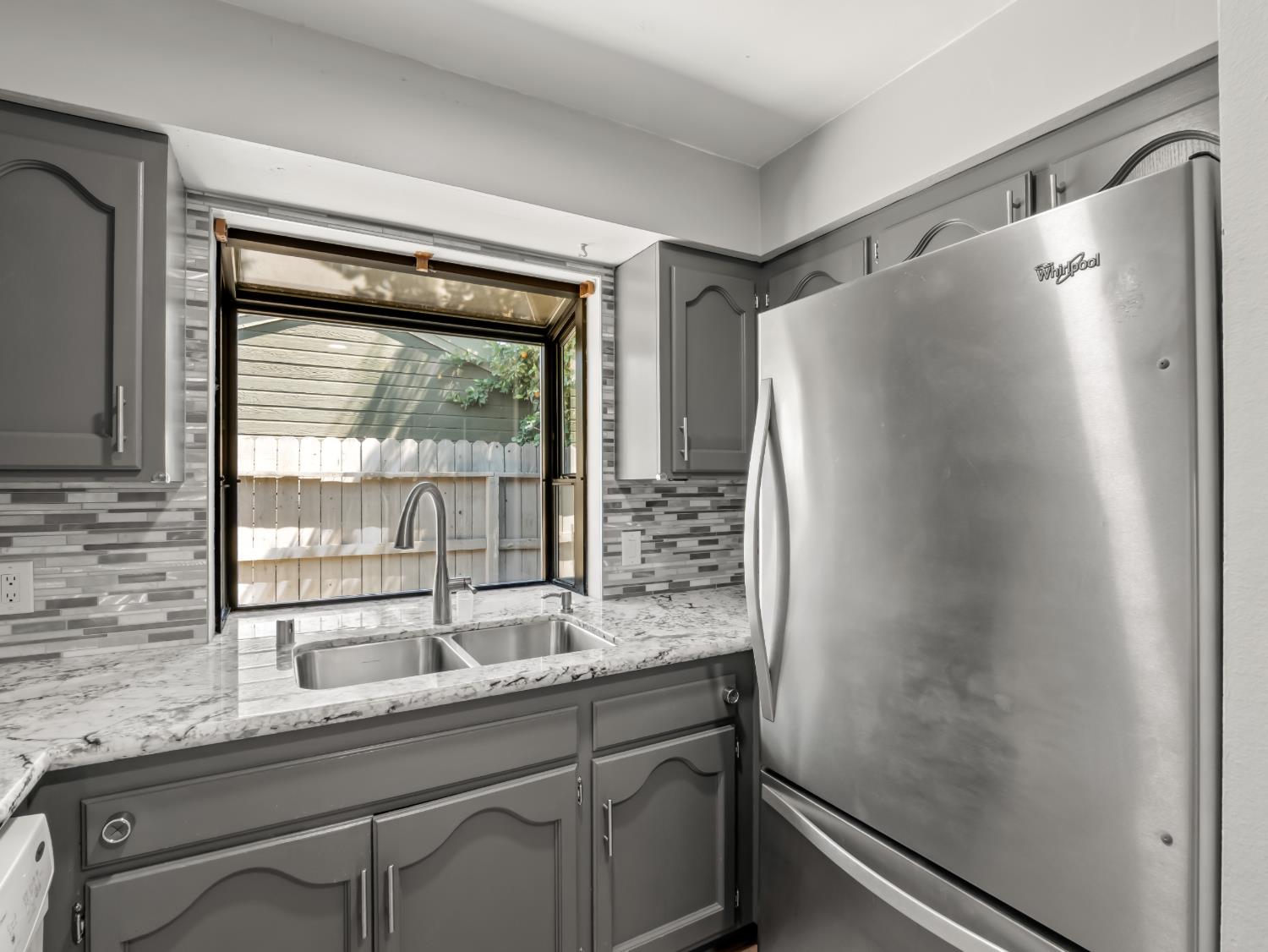 217 E Cole Ave, Fresno, CA 93720