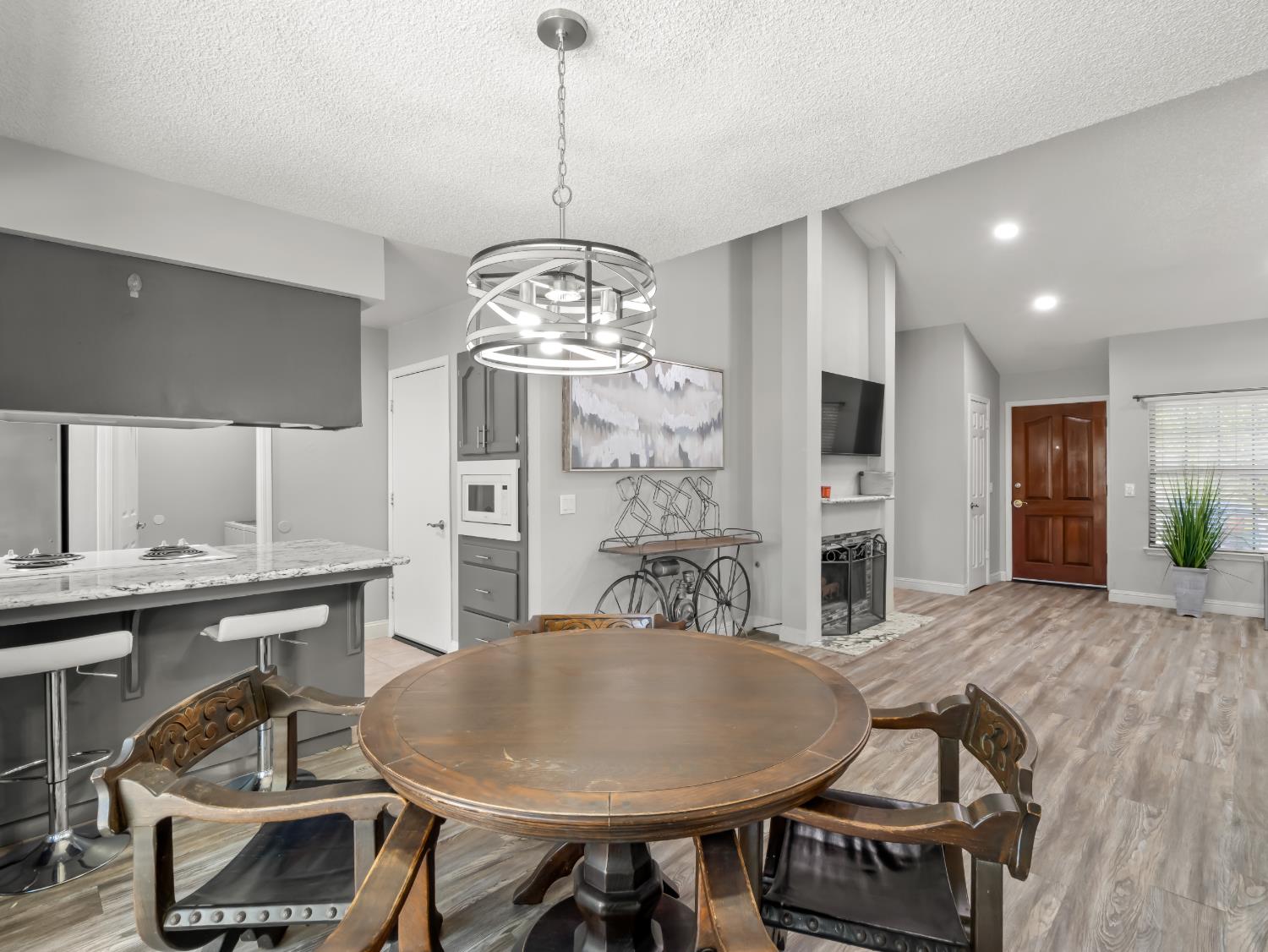217 E Cole Ave, Fresno, CA 93720