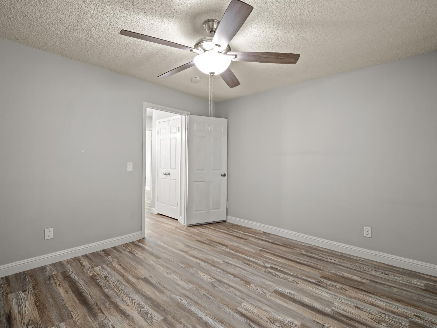 217 E Cole Ave, Fresno, CA 93720