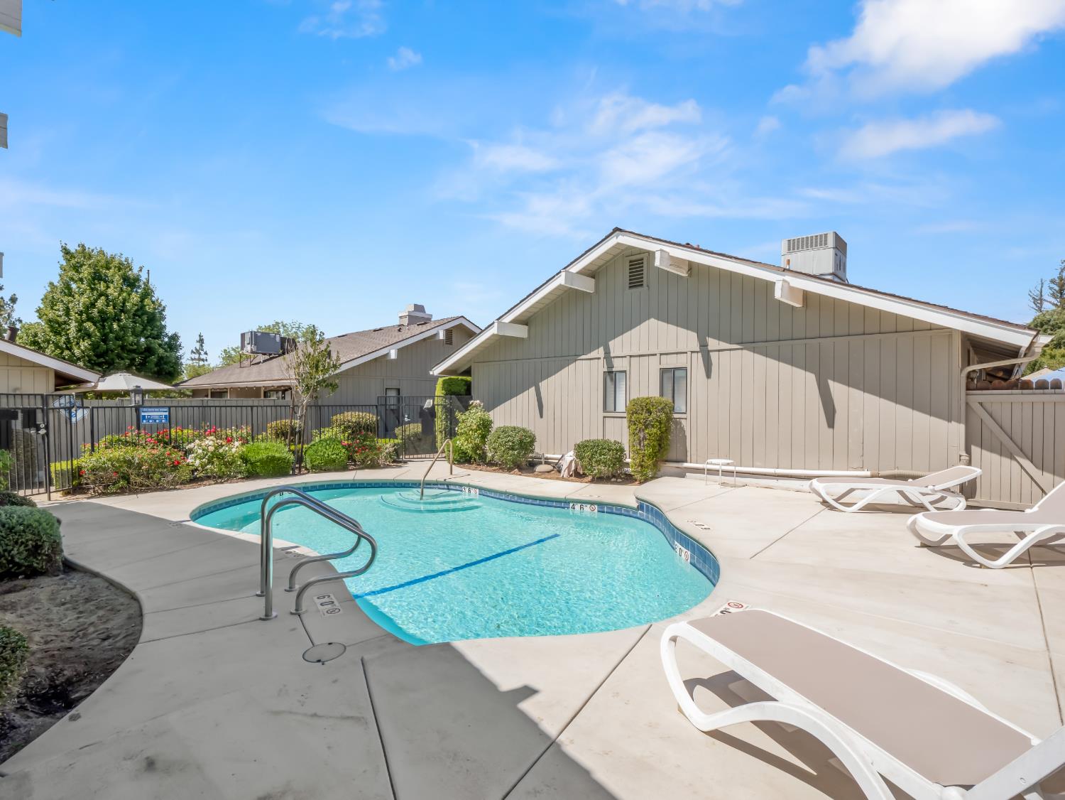 217 E Cole Ave, Fresno, CA 93720